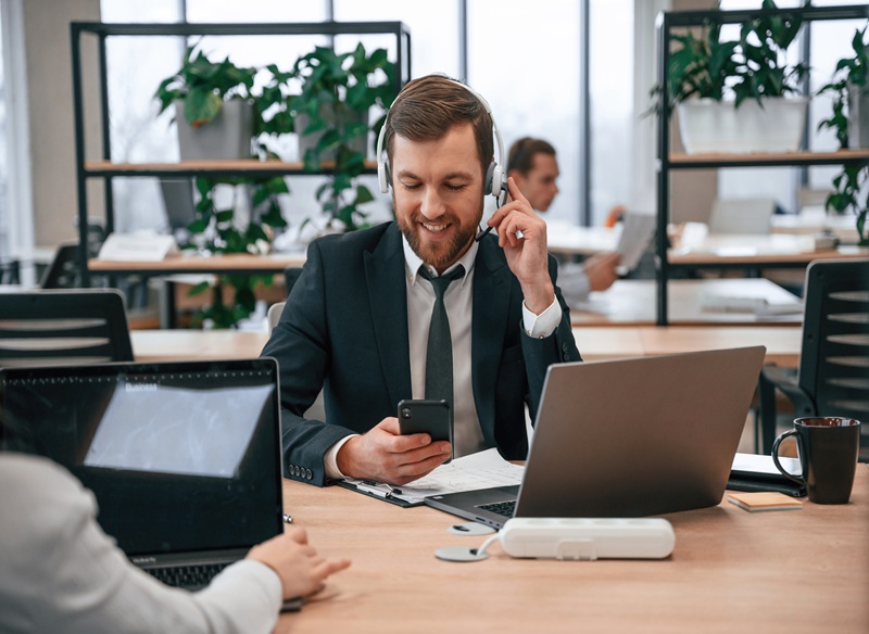 Hosted VoIP